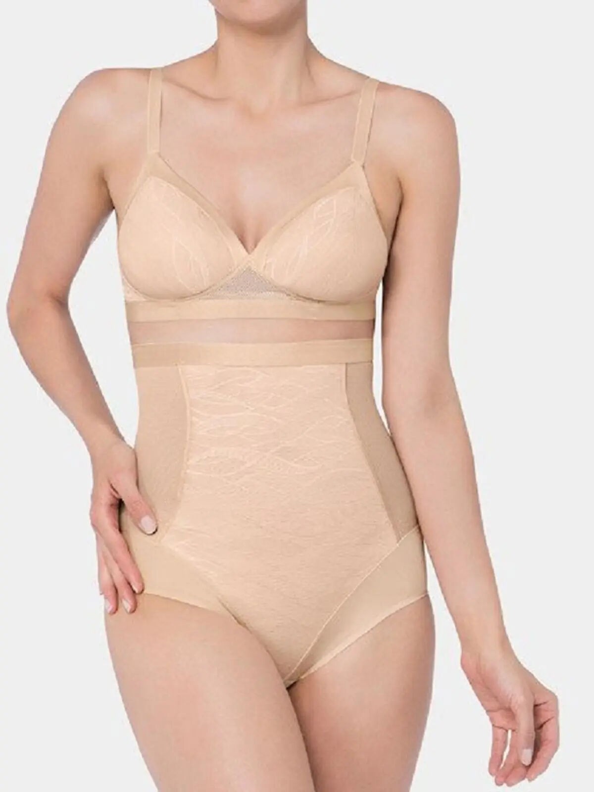 FIGI TRIUMPH AIRY SENSATION HIGHWAIST PANTY 01 MODELUJĄCE