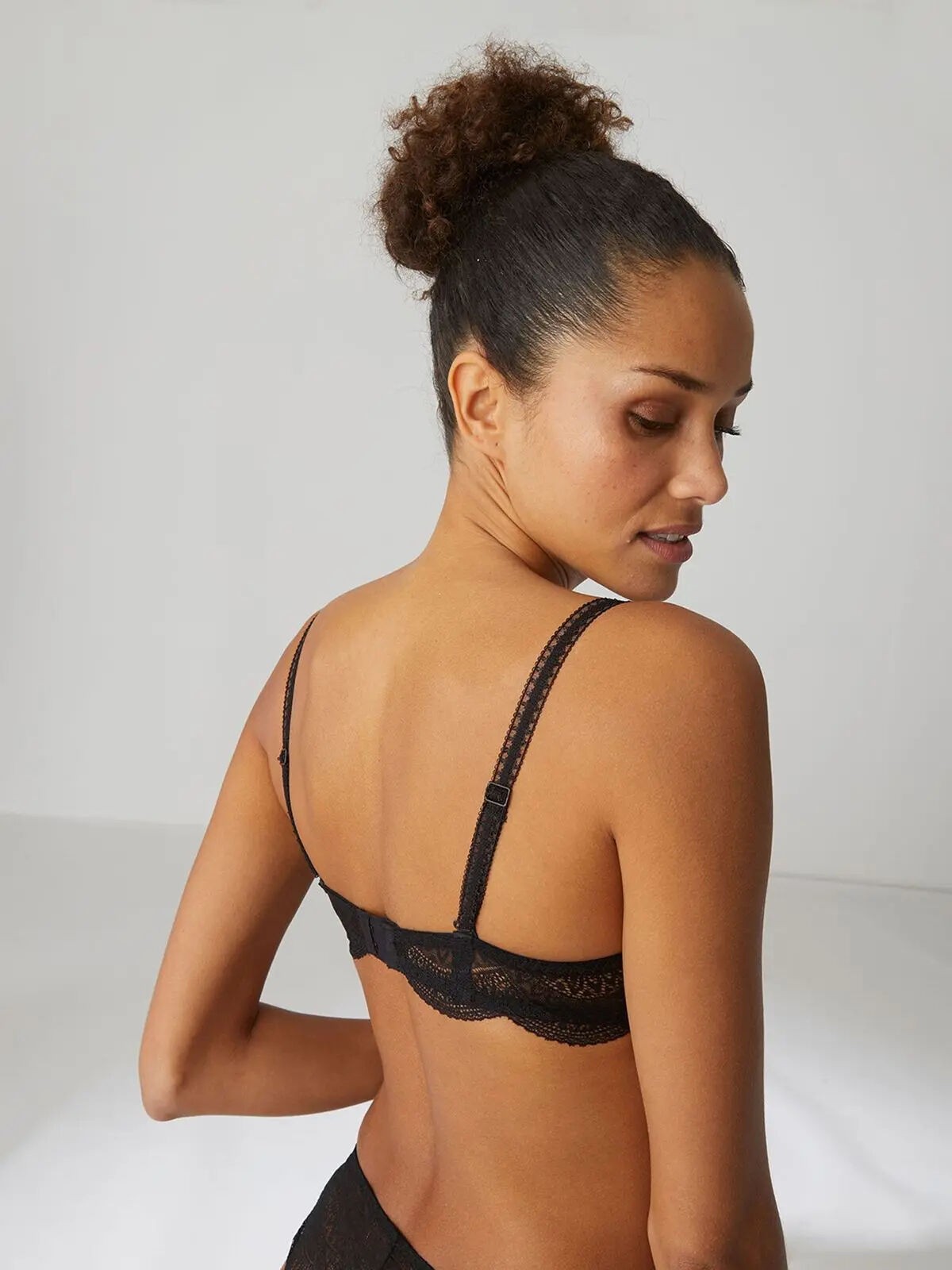 BIUSTONOSZ SIMONE PERELE KARMA 12V330