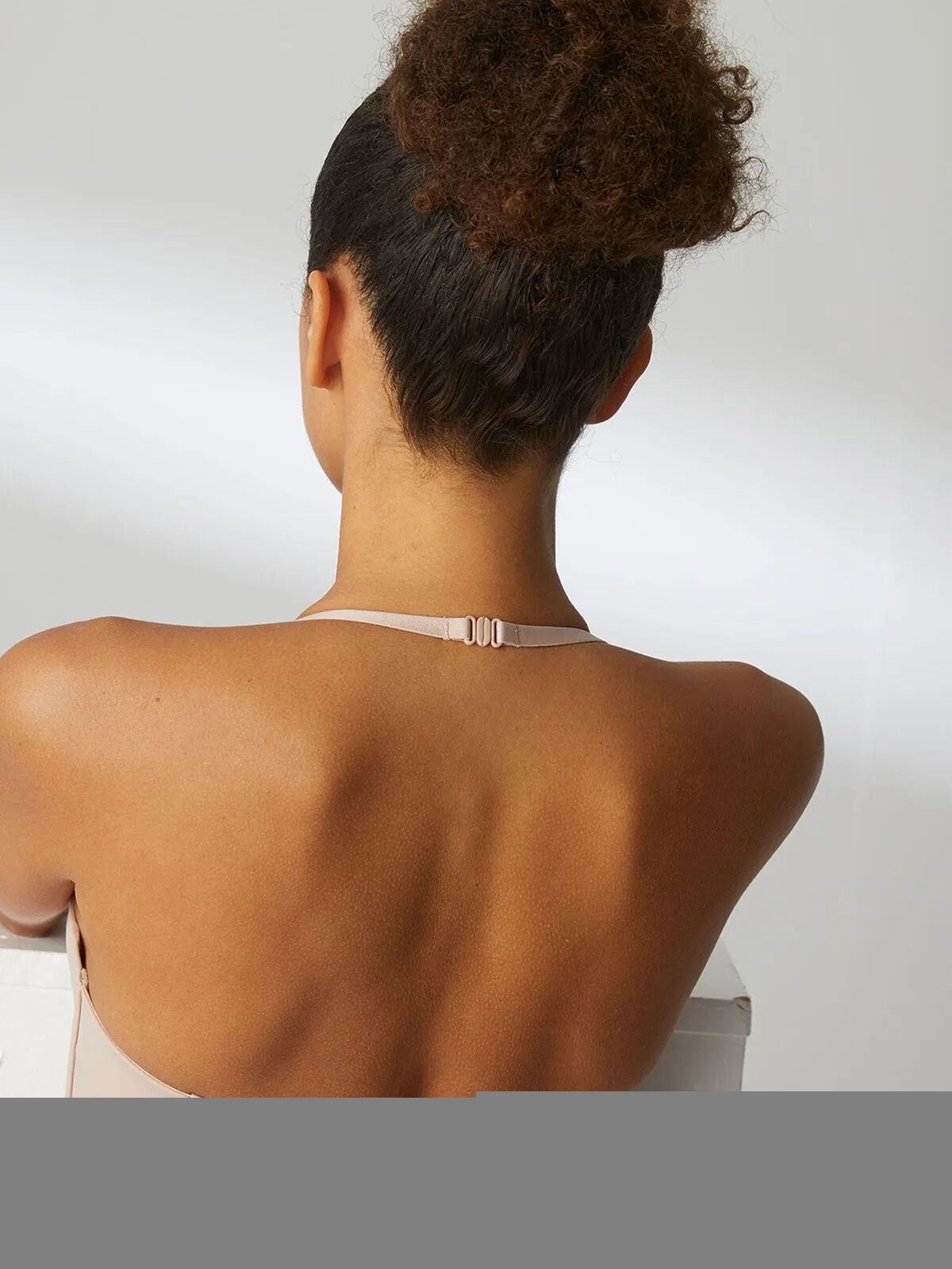 BIUSTONOSZ SIMONE PERELE ESSENTIEL 13V303