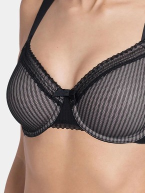 PODPRSENKA TRIUMPH BEAUTY-FULL IDOL W01