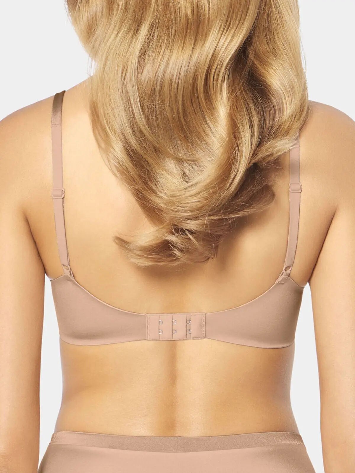 BIUSTONOSZ TRIUMPH BODY MAKE-UP SOFT