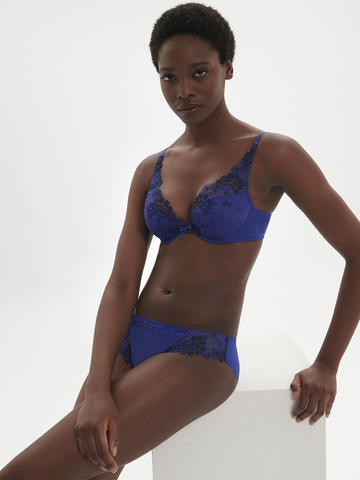 BIUSTONOSZ SIMONE PERELE WISH 12B347