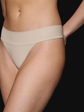 KALHOTKY TRIUMPH BODY MEKE-UP ILLUSION STRING