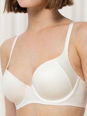 PODPRSENKA TRIUMPH BODY MAKE-UP SOFT TOUCH WP EX