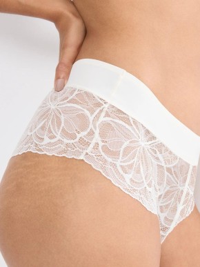 KALHOTKY TRIUMPH BODY MAKE-UP ILLUSION LACE SHORTY